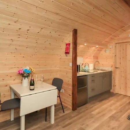 Jenny - Crossgate Luxury Glamping Holiday home Penrith