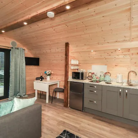 Jenny - Crossgate Luxury Glamping Holiday home Penrith